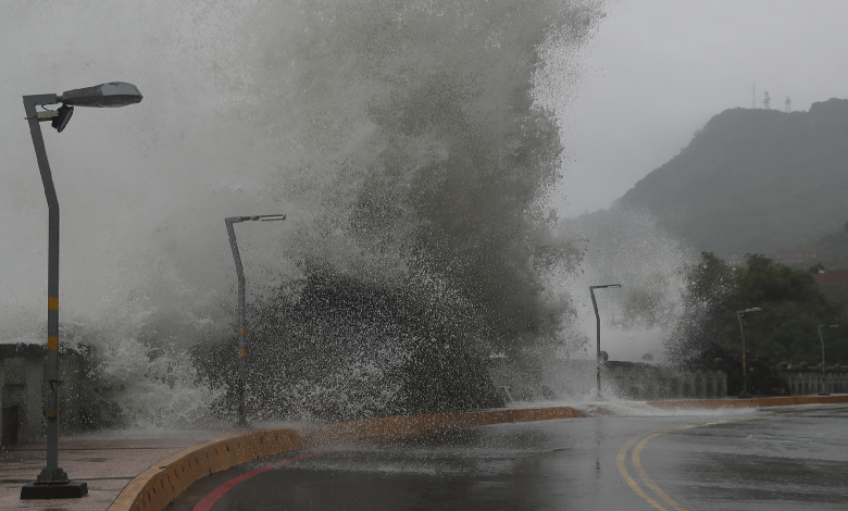 Typhoon Krathon leaves 2 dead, 102 injured in Taiwan region