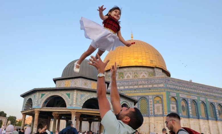 Palestinians mark Eid at Al-Aqsa in defiance of war, occupation