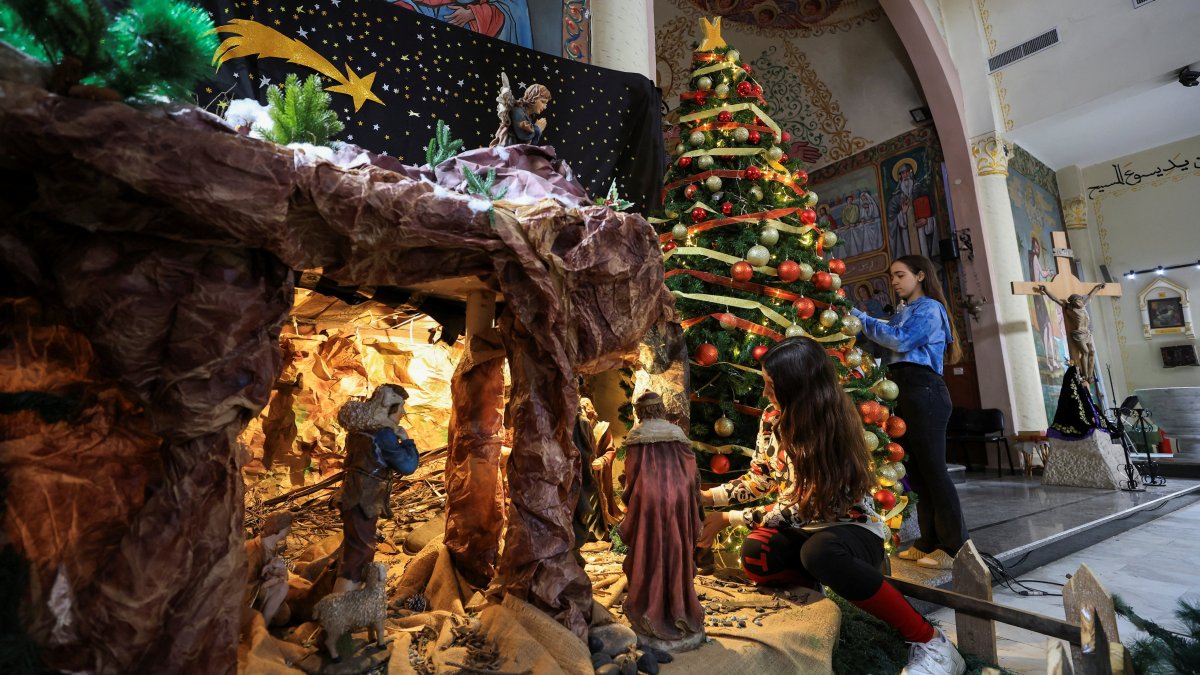 Gaza's Christian minority clings to holiday spirit amid cease-fire