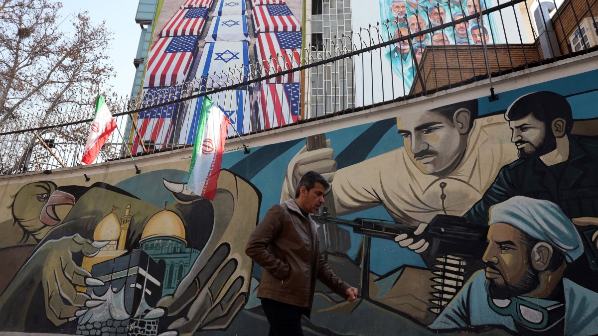 Iran protest deaths top 5,100 as US warships head to Mideast