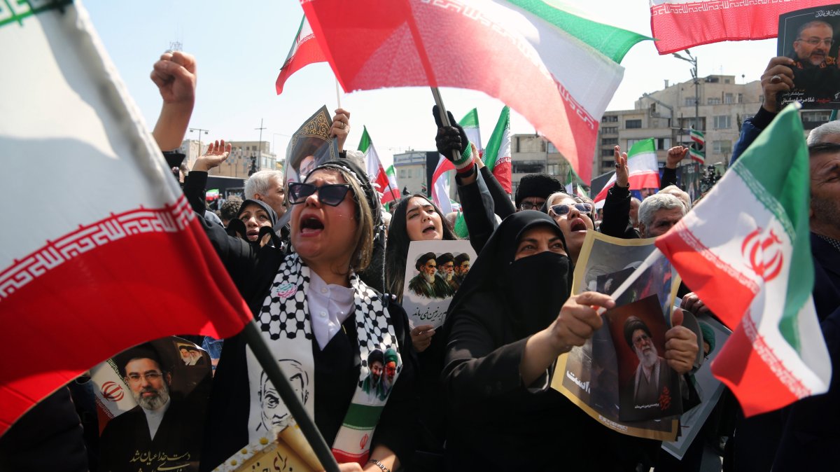 Israel raises stakes on top Iranian officials after killing intel chief