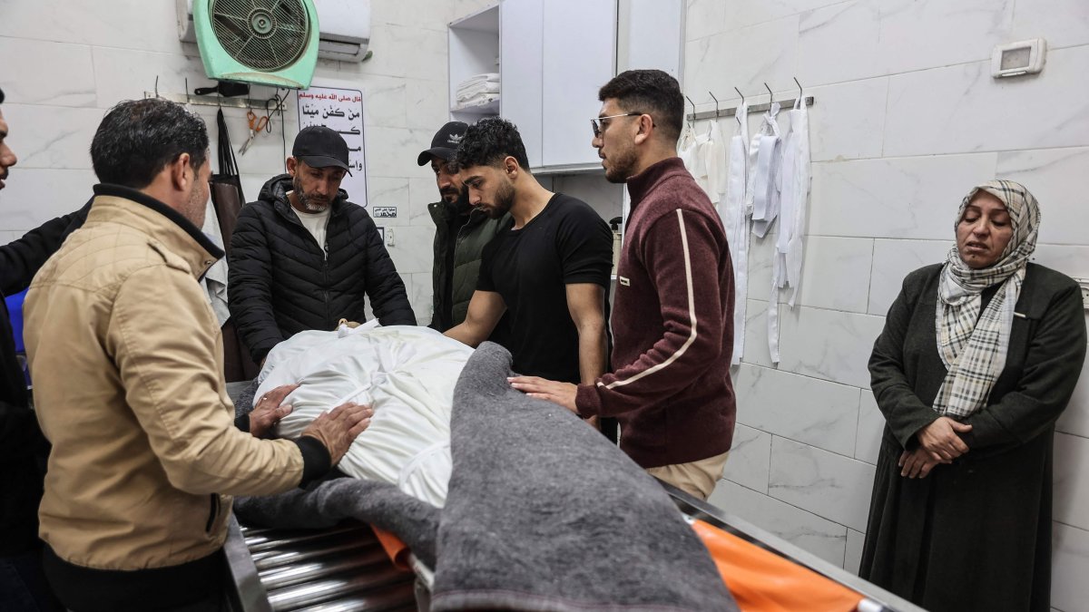 Israeli airstrikes kill 4 as Gaza sees renewed bloodshed