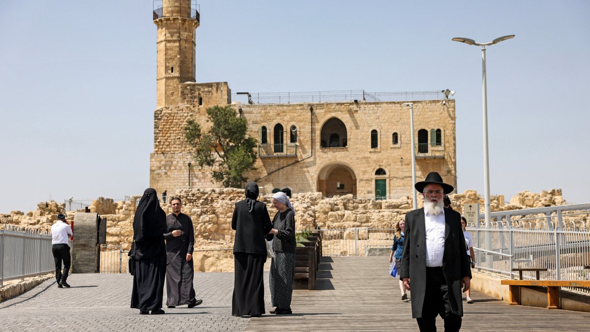 Palestinians condemn Israeli land seizure near Nabi Samuel site