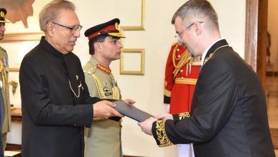 Russian-envoy-to-Pakistan-Albert-Khorev-presents-his-Credentials-to-the-President-of-Pakistan-1200x978