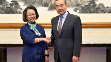 Chinese-Foreign-Minister-Wang-Yi-meets-with-Armida-Salsiah-Alisjahbana-