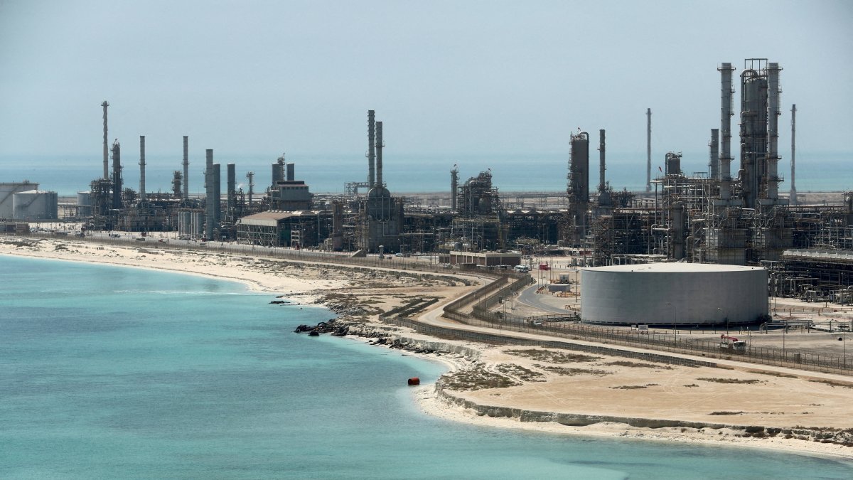 At least 14 killed in Saudi Aramco chopper crash near Ras Tanura