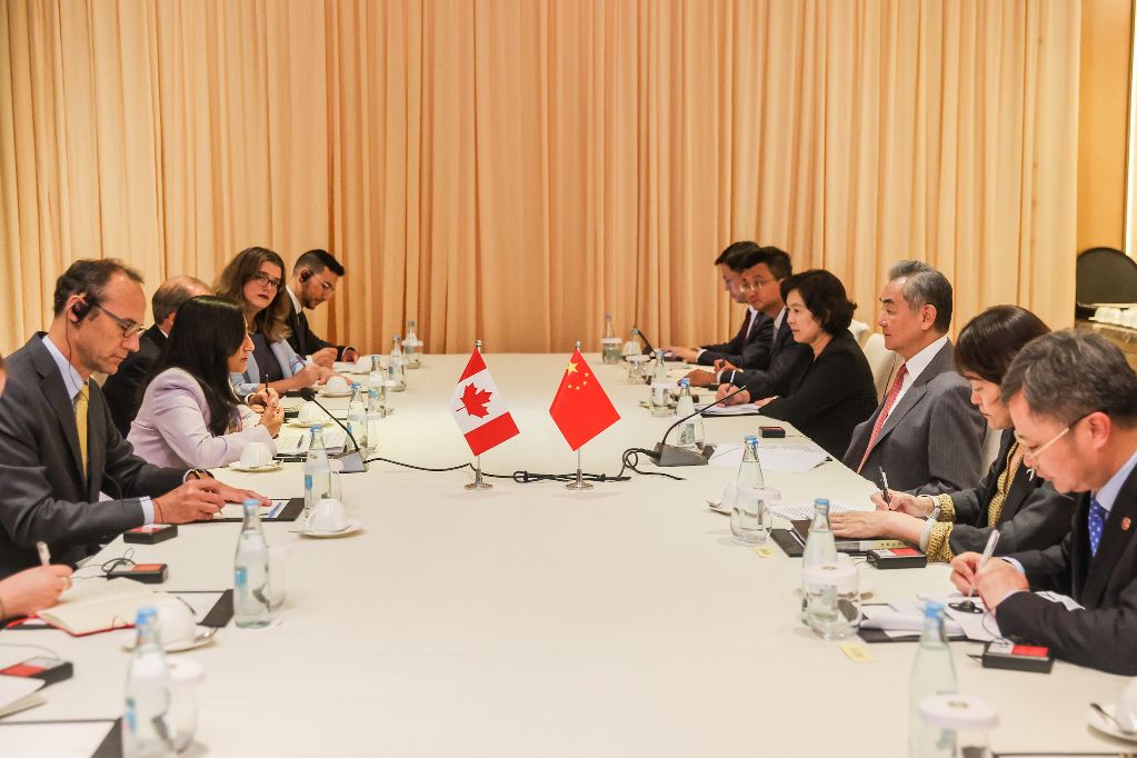 Advancing China-Canada relations represents right historical choice: Chinese FM