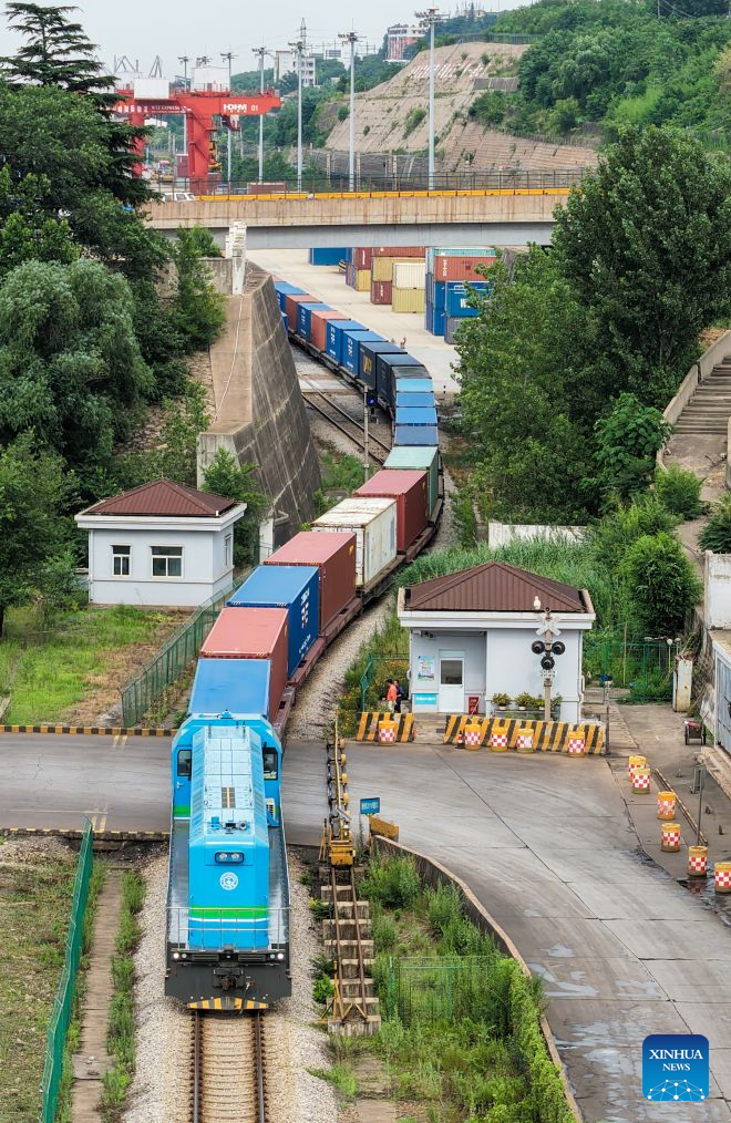 China-Kazakhstan (Lianyungang) Logistics Cooperation Base handles 8,000th int'l freight train-Xinhua