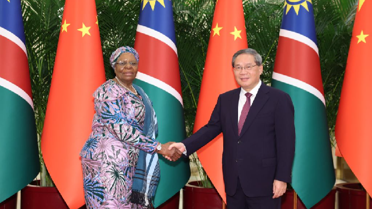 Chinese premier meets Namibian president in Beijing