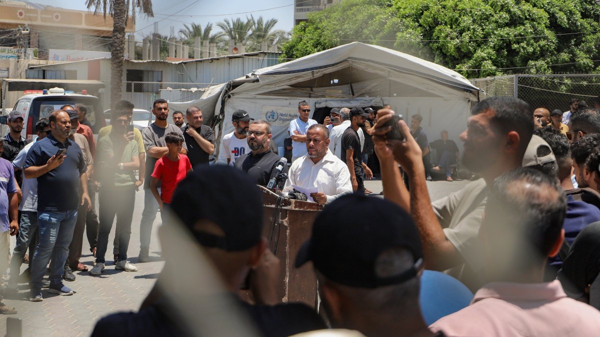 Hamas dissolves Gaza govt to facilitate transfer of administration