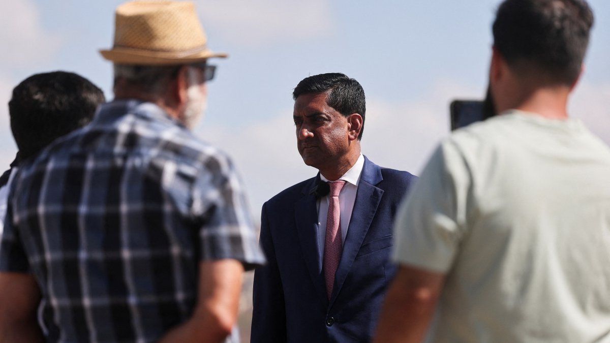 Israeli settlers detain US Rep. Ro Khanna during West Bank trip