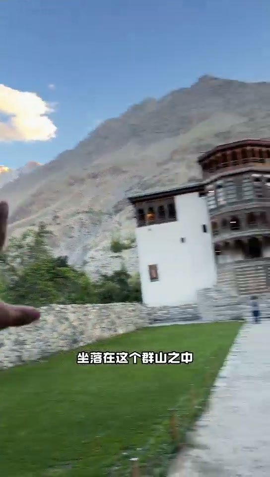 Pakistan through the eyes of Chinese travel blogger Mr. Hua Yicun! From exploring heritage sites, museums, shopping mall...