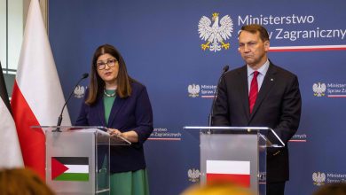Poland urges Israel to end West Bank settlement expansion