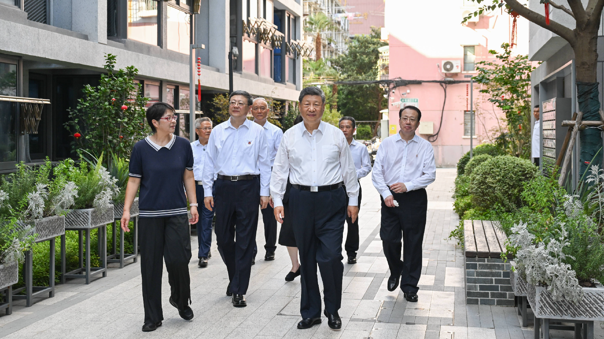 Xi stresses high-quality urban renewal in Shanghai inspection trip