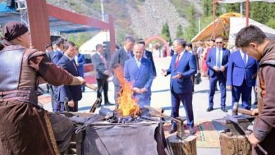 总理与扎帕罗夫总统访问阿拉阿尔恰国家公园盛赞吉尔吉斯斯坦文化遗产 – Chinese Service | Associated Press of Pakistan
